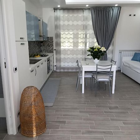 דירות קוסטונאצ'י Monolocale Da Andrea מראה חיצוני תמונה