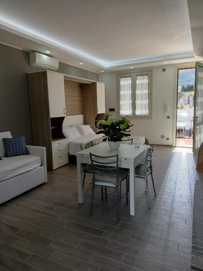 דירות קוסטונאצ'י Monolocale Da Andrea מראה חיצוני תמונה