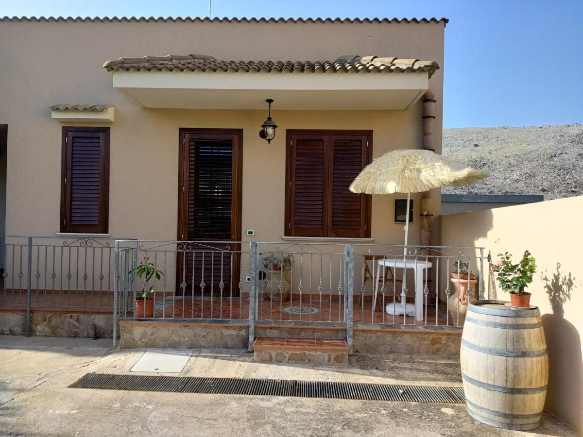 דירות קוסטונאצ'י Monolocale Da Andrea מראה חיצוני תמונה